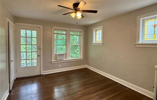 2 beds, 1 bath, 888 sqft, $1,000, Unit Lindenwood Avenue, Unit #A