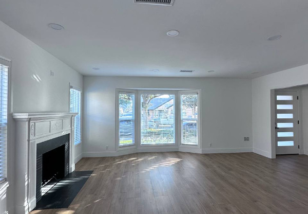 2735 W 94 ST