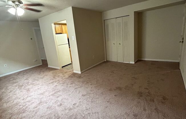 1 bed, 1 bath, 625 sqft, $1,200, Unit B03