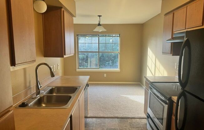 2 beds, 2 baths, 918 sqft, $1,495, Unit 4928-103