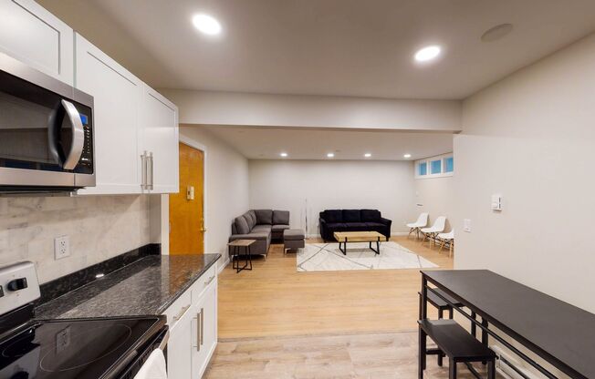 2 beds, 1 bath, 759 sqft, $2,150, Unit 203