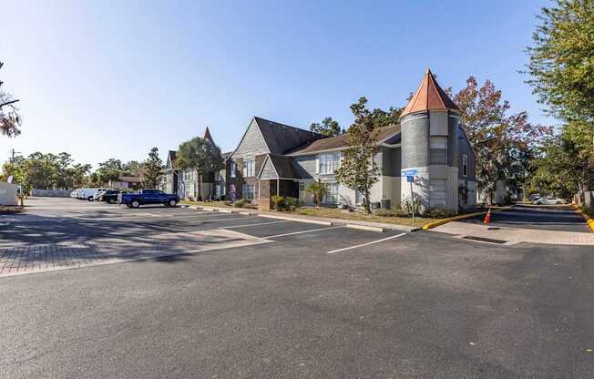 Welcome to Foxcroft Apartments