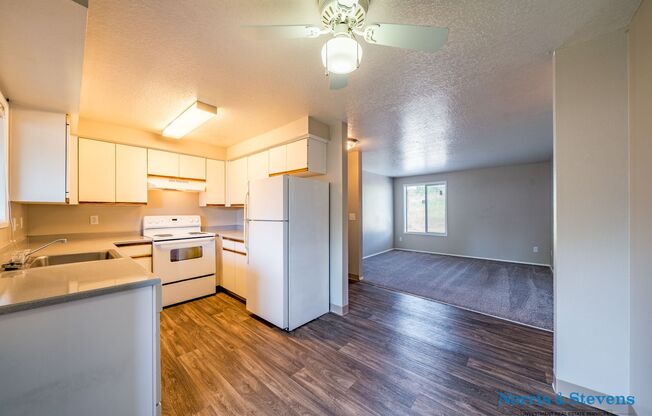 2 beds, 1 bath, 840 sqft, $1,349