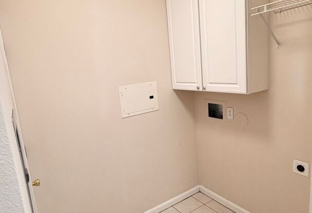 2 beds, 1 bath, 1,131 sqft, $1,252, Unit 01-302