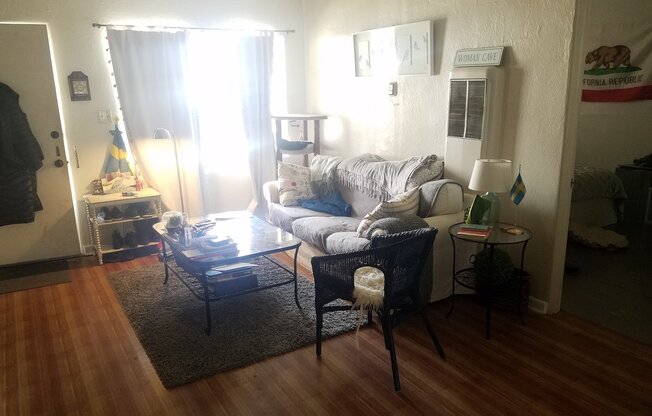 1 bed, 1 bath, 720 sqft, $1,200