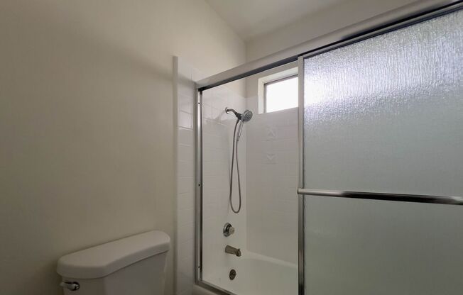 1 bed, 1 bath, 700 sqft, $1,950, Unit F