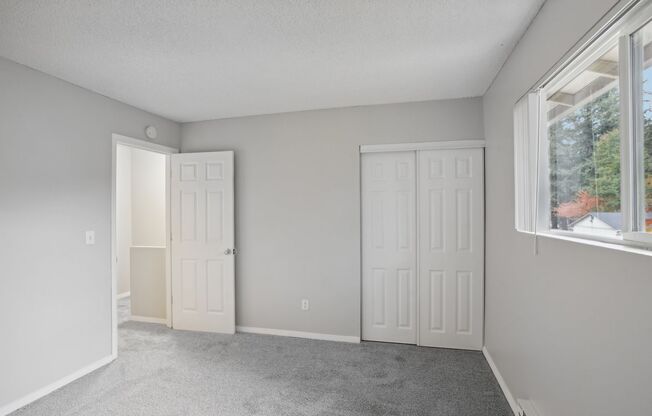 2 beds, 1 bath, 800 sqft, $1,385, Unit 37