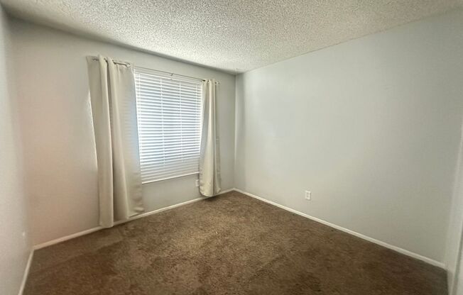 2 beds, 1 bath, $1,700