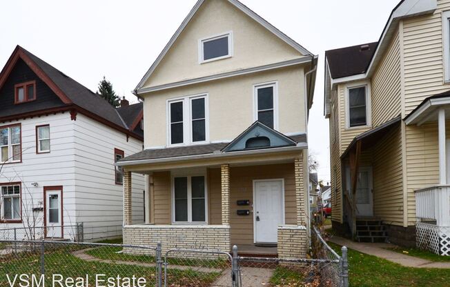 792 Edmund Ave