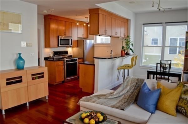 1 bed, 1 bath, 738 sqft, $3,000, Unit 215