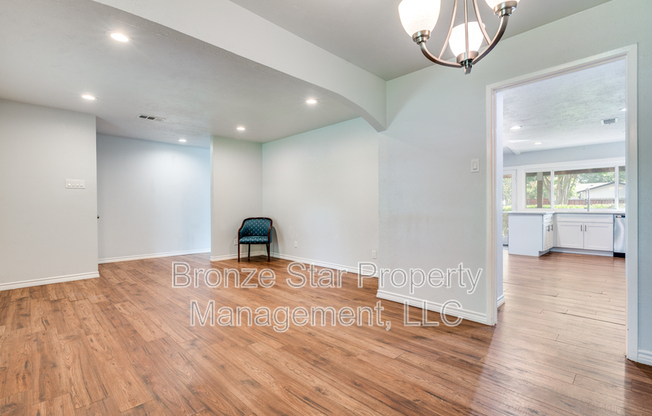 533 IVY WAY