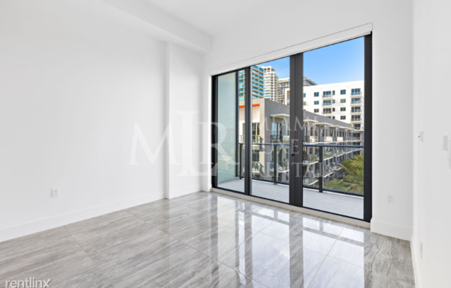 3000 NE 2nd Ave