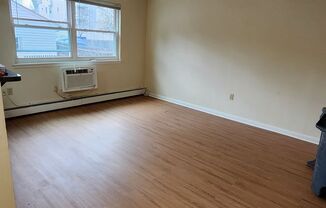 1 bed, 1 bath, $1,600, Unit A4