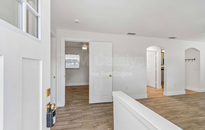 6905 1/2 N DUNCAN AVE