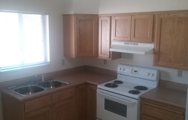 2 beds, 1 bath, 820 sqft, $1,100, Unit 369