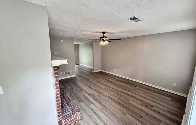 Charming 2 BR/2.5BA Townhome in Marietta!