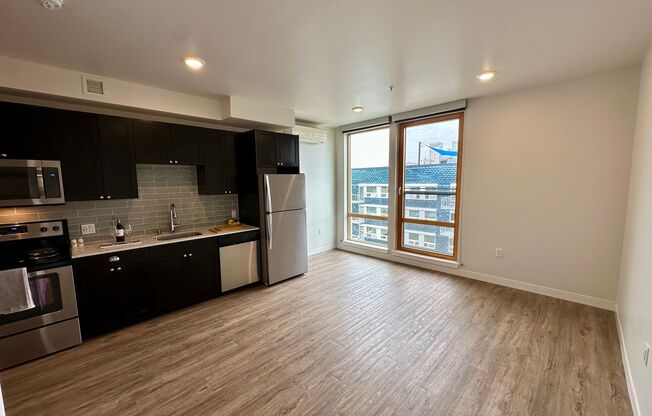 Studio, 1 bath, 430 sqft, $1,800, Unit Unit 712