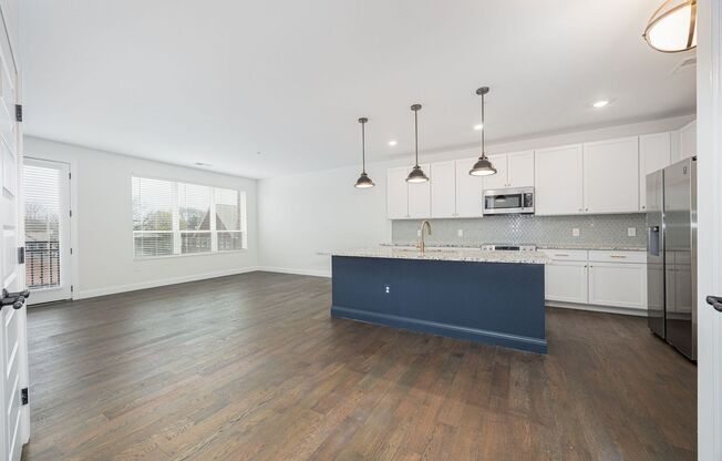 2 beds, 2 baths, 1,193 sqft, $2,200, Unit 301