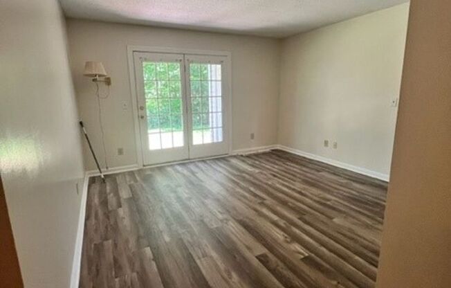 Adorable 2 bedroom 1 bath condominium