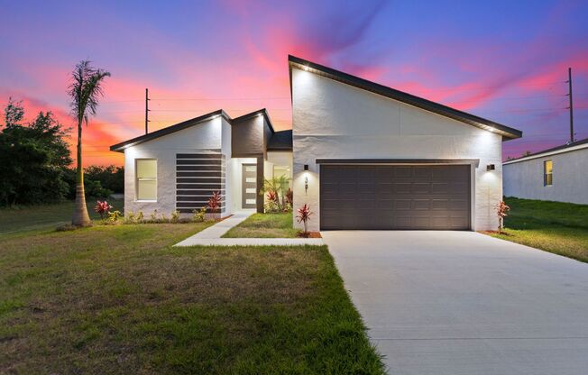 Newly Built Home ! Modern, energy efficient home with ALL of the upgrades!  FENCED YARD