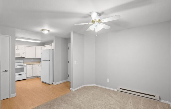 2 beds, 2 baths, $1,695, Unit APARTMENT 216