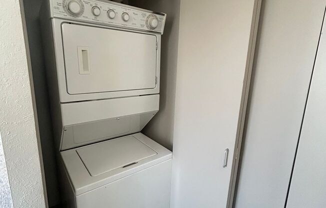 2 beds, 2 baths, 890 sqft, $1,195, Unit 2019-102