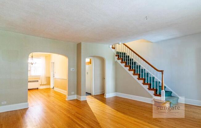 16 NUNNERY LN