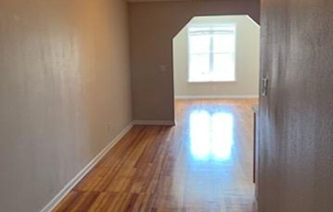 1 bed, 1 bath, 732 sqft, $875, Unit 108 Apt. 11