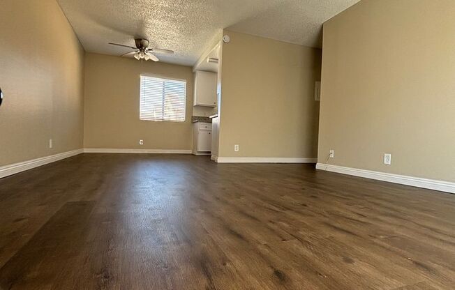 2 beds, 1 bath, $2,150, Unit 27