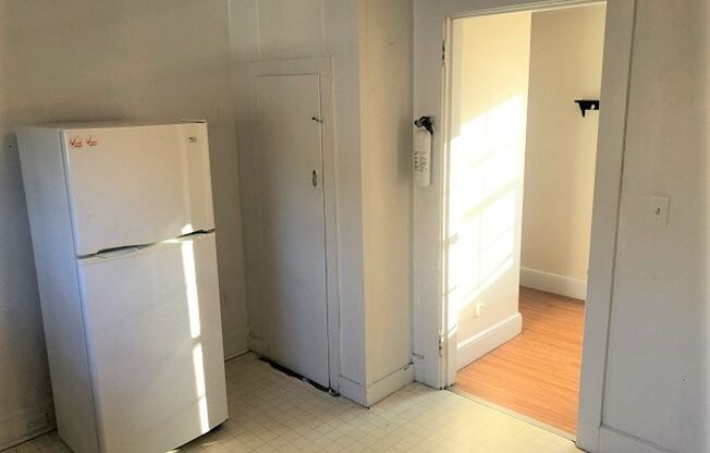 1 bed, 1 bath, $1,175, Unit C