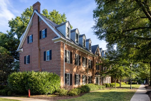 Malvern Manor renovated, colonial style apartment homes