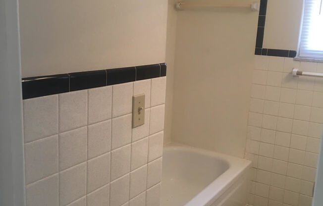 1 bed, 1 bath, 650 sqft, $775