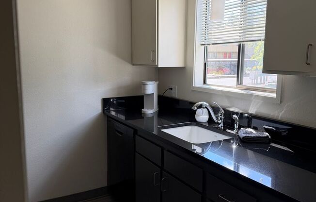 1 bed, 1 bath, 700 sqft, $1,440, Unit 0228