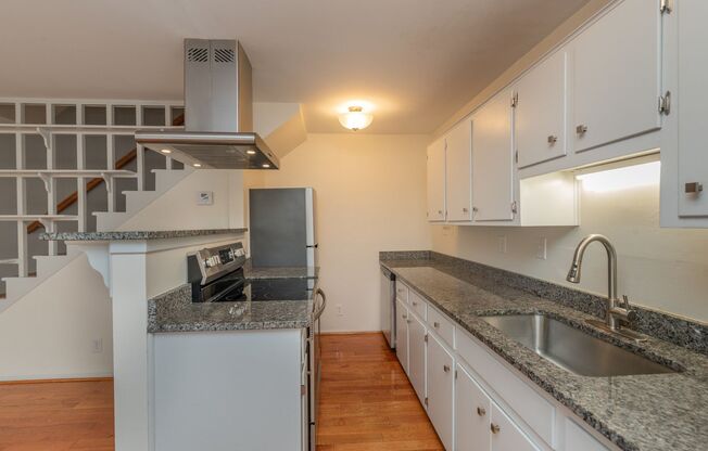 1 bed, 1 bath, 700 sqft, $795, Unit C-1