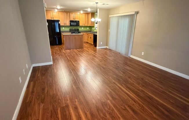 AMERICANA Property Mgmt - Beautiful 3-Beds, 2 story Home with Balcony & Backyard in SW
