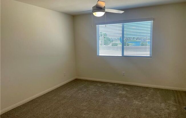 Brand New 4 Bedroom Townhome-Sunrise Manor