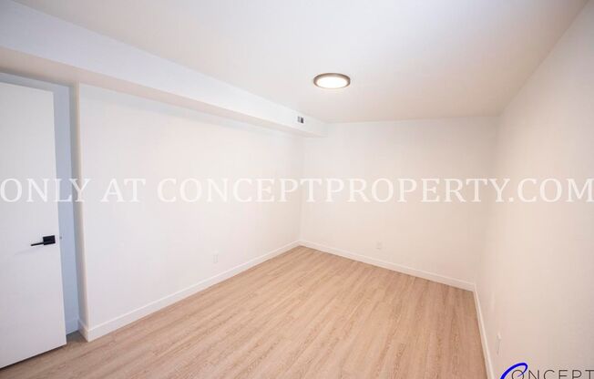 2 beds, 1 bath, 894 sqft, $1,599, Unit 04