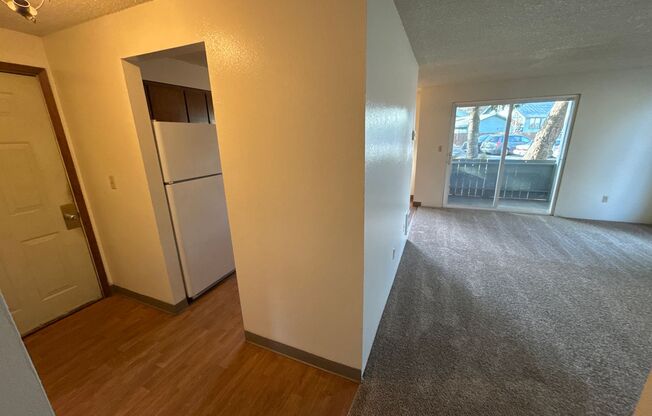 2 beds, 1 bath, 954 sqft, $1,395, Unit 22