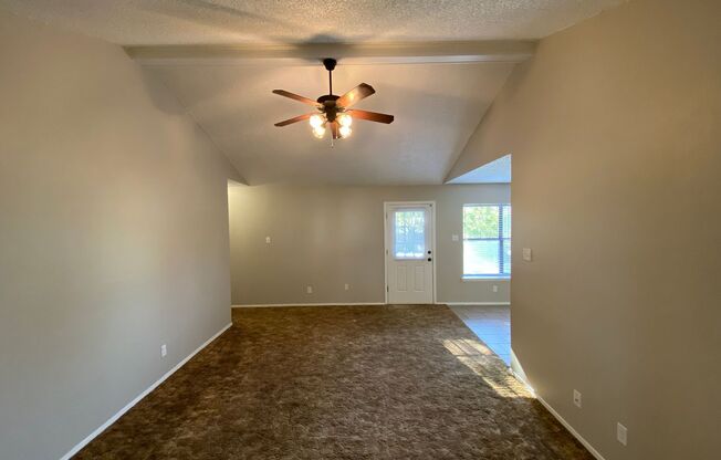 Spacious 3 Bedroom 2 Bath home in PaulAnn AVAILABLE NOW!