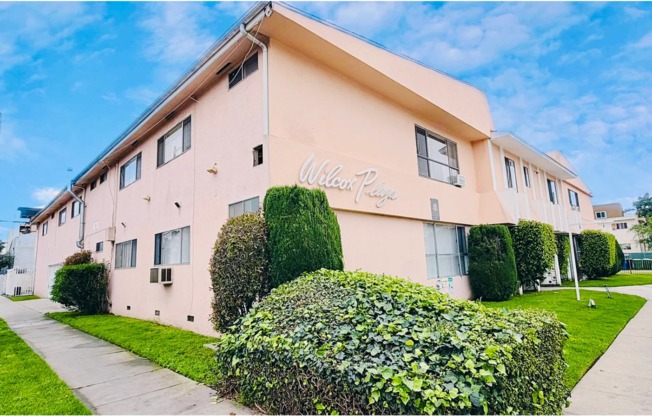 956 Wilcox Ave