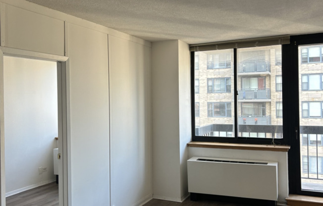 1 bed, 1 bath, 542 sqft, $3,700, Unit 27D