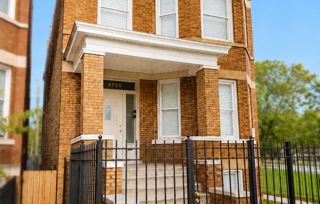 5735 S MARSHFIELD AVE
