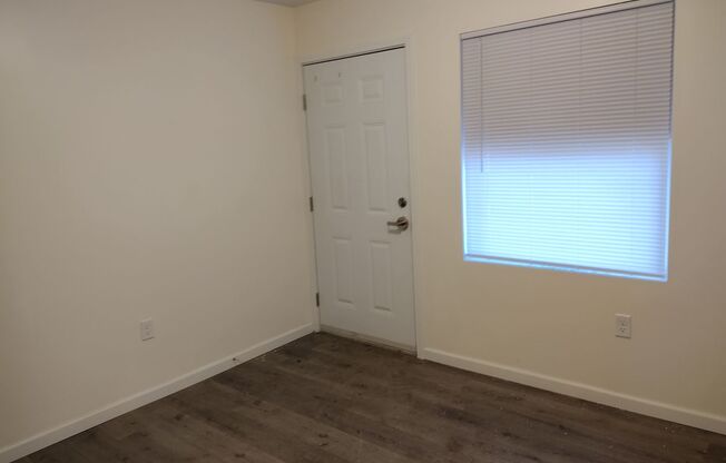 2 beds, 1 bath, 600 sqft, $725, Unit 431 SE Arter - Unit 04