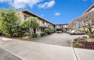 Spacious Capitol Hill 1-Bedroom with In-Unit Washer/Dryer – Prime Location!