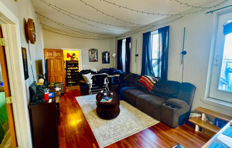 1368 W EVERGREEN AVE