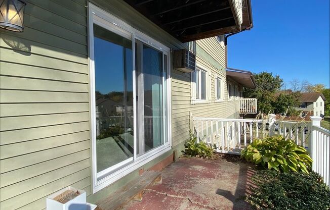 2 beds, 1 bath, 800 sqft, $1,235, Unit 5902-5