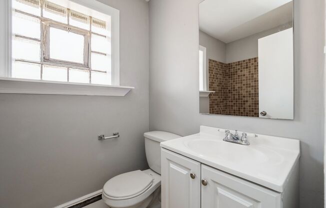 2 beds, 1 bath, $1,695, Unit 440-14
