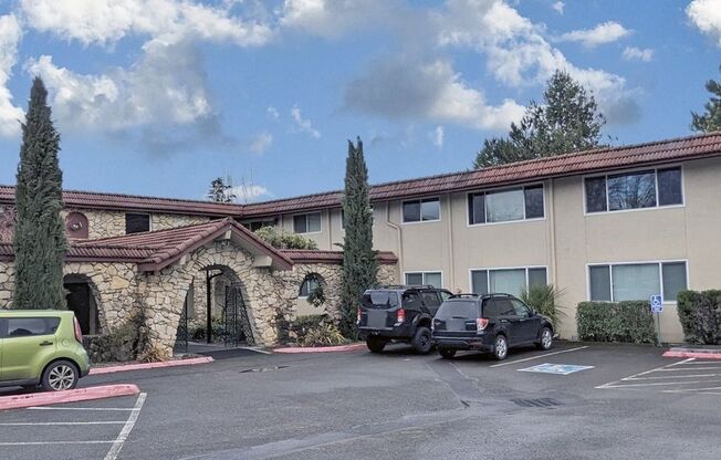 2 beds, 2 baths, 900 sqft, $1,575, Unit #01