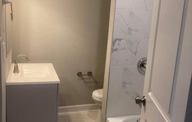 2 beds, 1 bath, 950 sqft, $1,395, Unit 11216 W 60th Terrace - Unit A