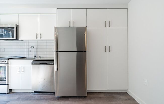 Studio, 1 bath, 301 sqft, $1,349, Unit 02